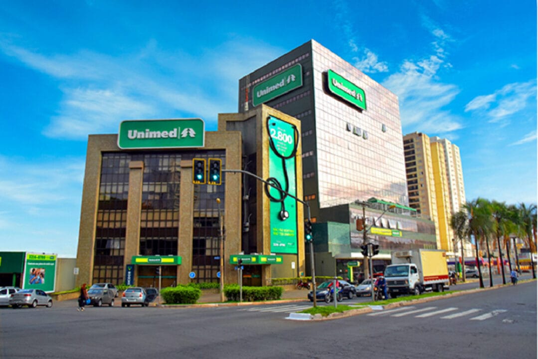 Unimed está oferecendo mais de 70 vagas home office e presenciais ao redor do Brasil 