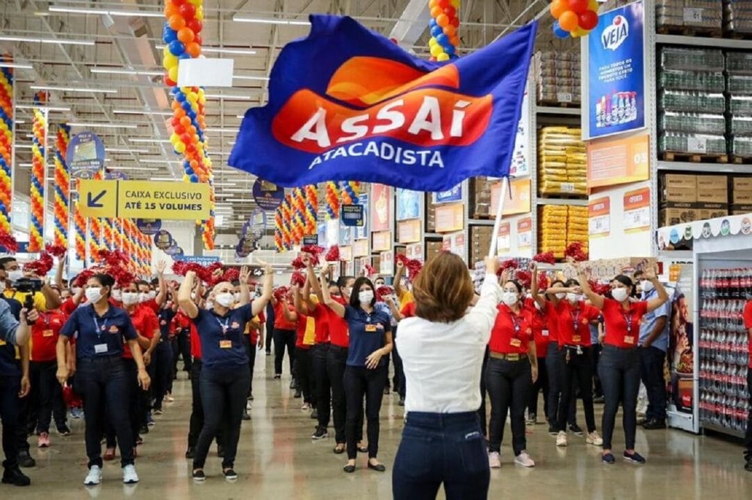 Assaí Atacadista abre processo seletivo com mais de 800 vagas de emprego para candidatos com ensino médio completo em todo o Brasil