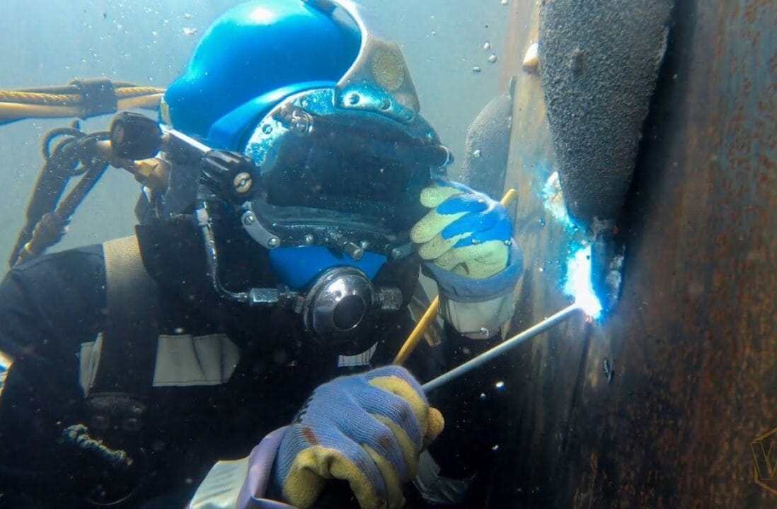 Como é possível soldar embaixo d'água? Um feito impressionante da engenharia offshore