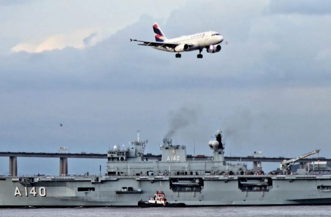 Conheça o NAM Atlântico, o maior navio da Marinha do Brasil em atividade