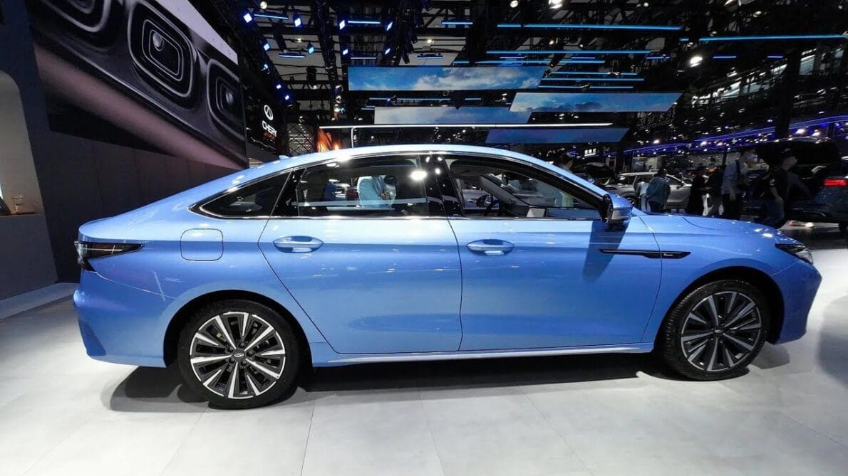 Achieving 23 km per liter, the new Arrizo 8 from Caoa Chery will gain ground over the Corolla in Brazil