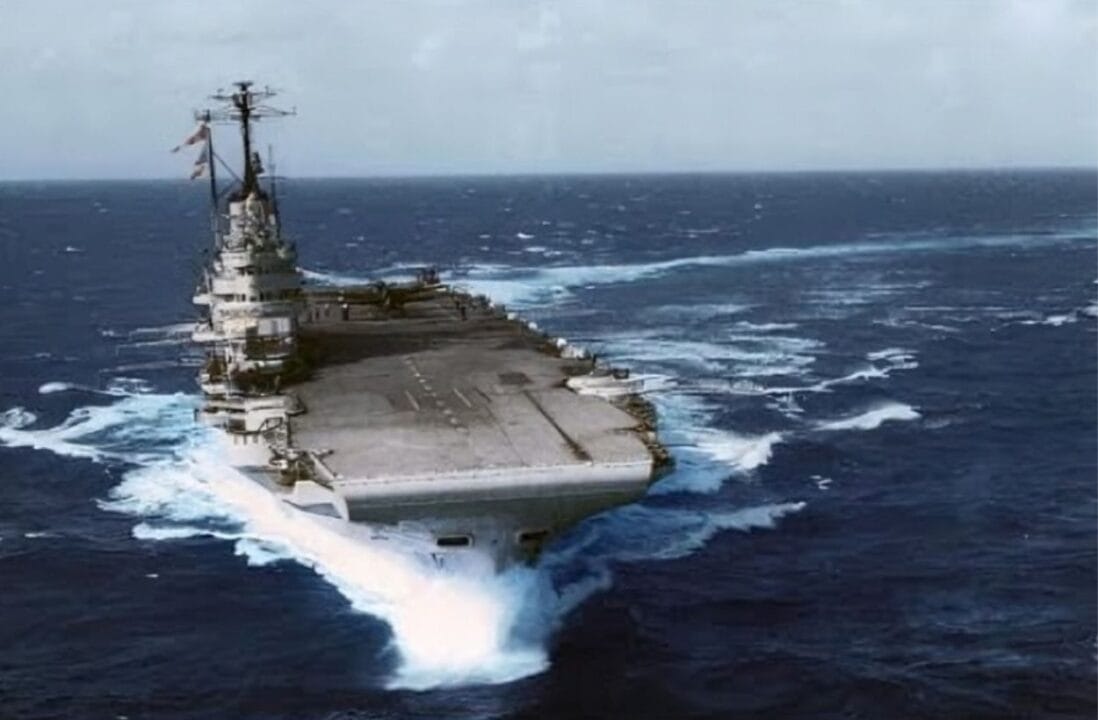 O USS Robin, apelido do porta-aviões britânico HMS Victorious, desempenhou um papel crucial para a Marinha dos Estados Unidos