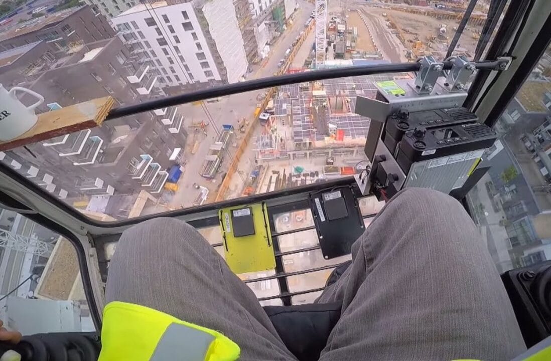 What Does a Crane Operator Do and What Is Their Salary?
