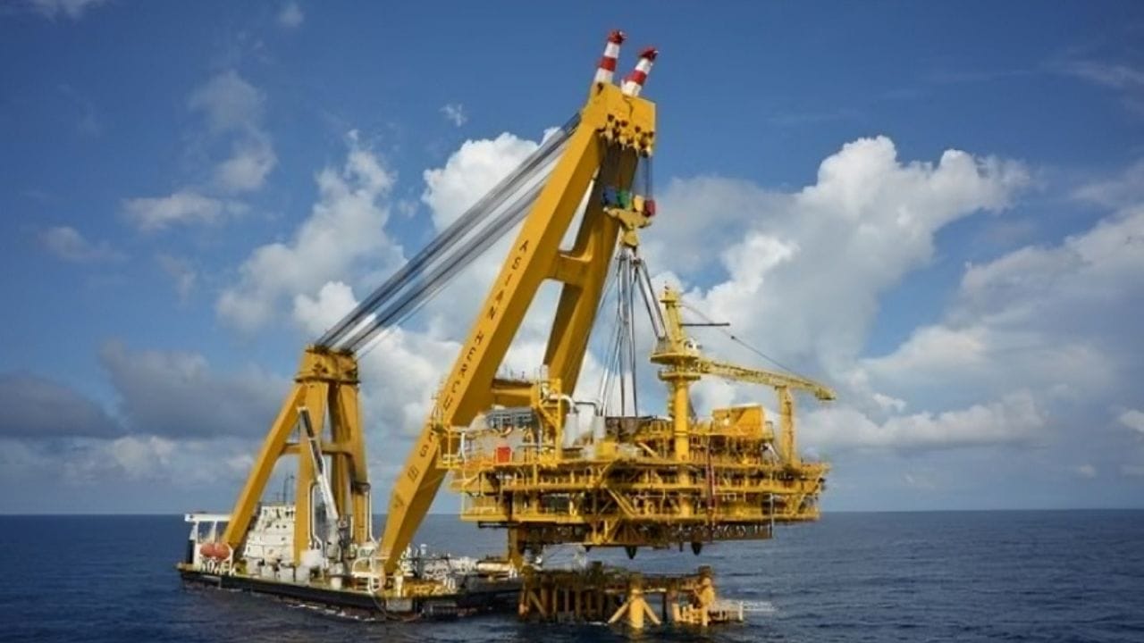 Types of Offshore Cranes