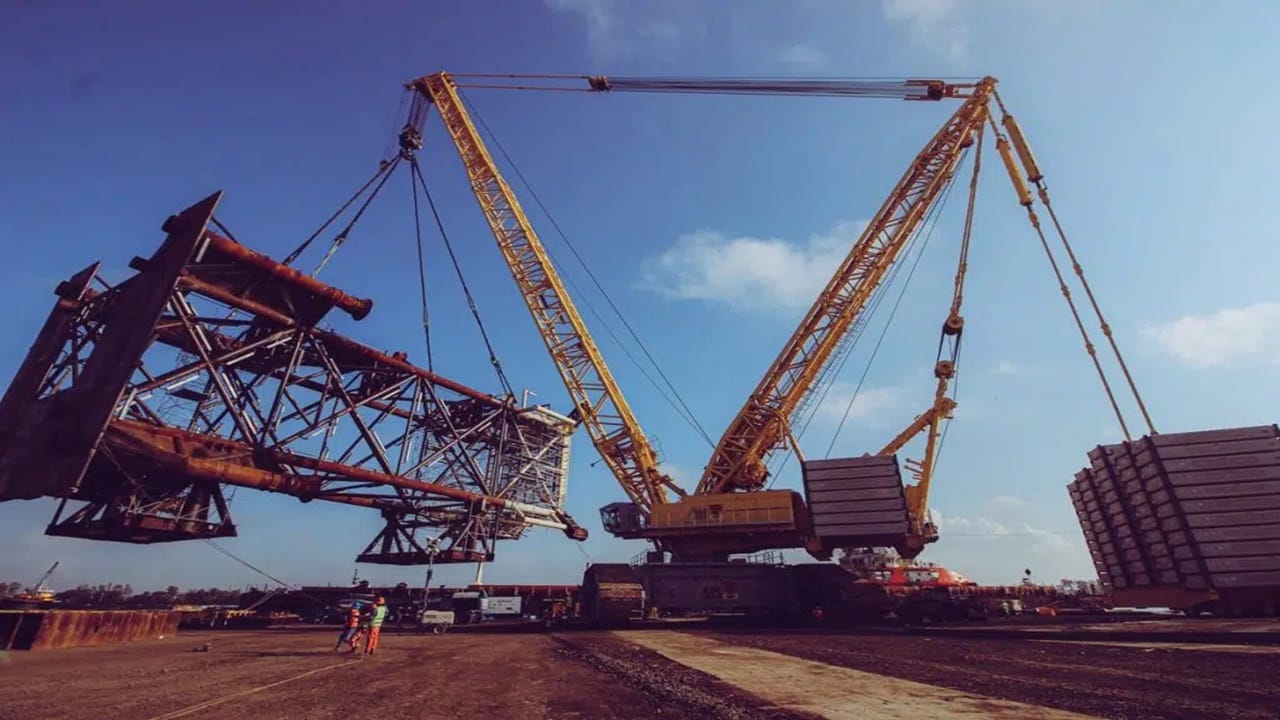Cranes, construction, engineering