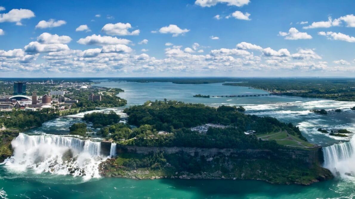 Secret Tunnel - Falls - Niagara