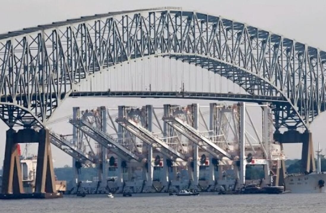A luta para reconstruir a ponte que colapsou em Baltimore no incidente com navio cargueiro