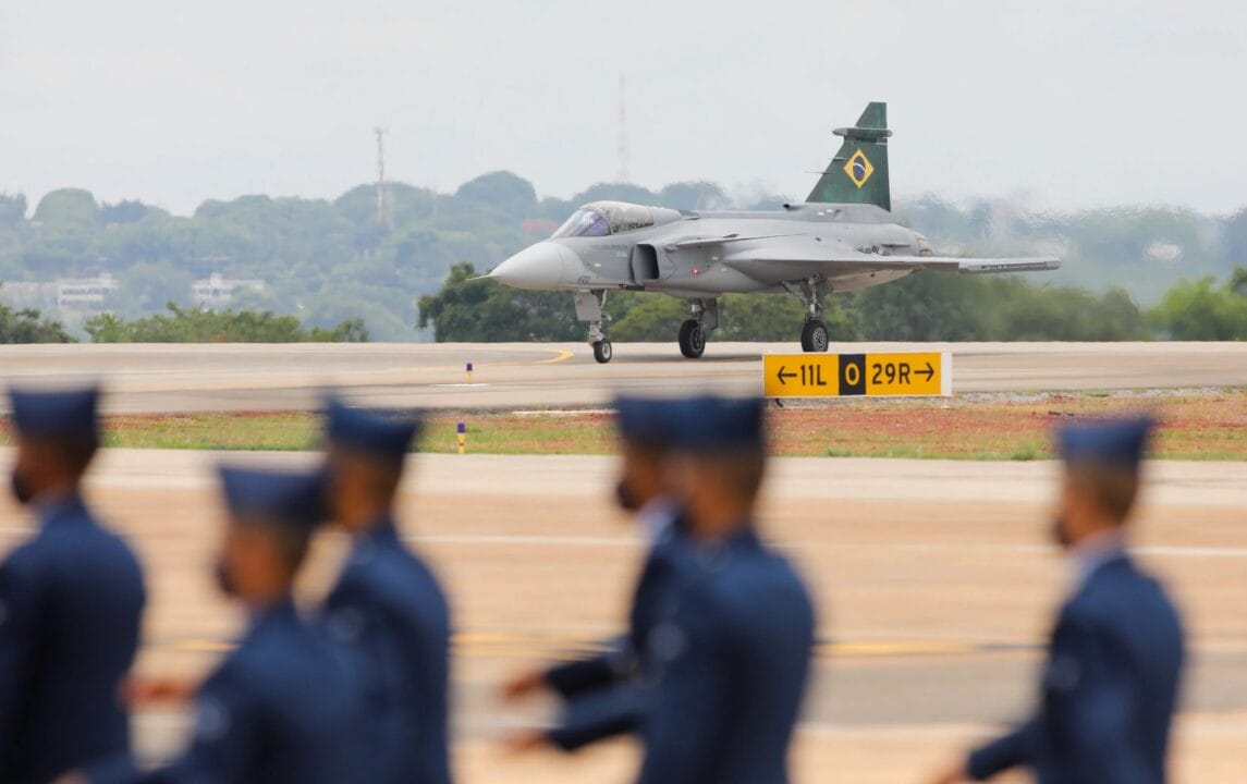 FAB convoca brasileiros para novo processo seletivo sem concurso, confira os requisitos e participe!