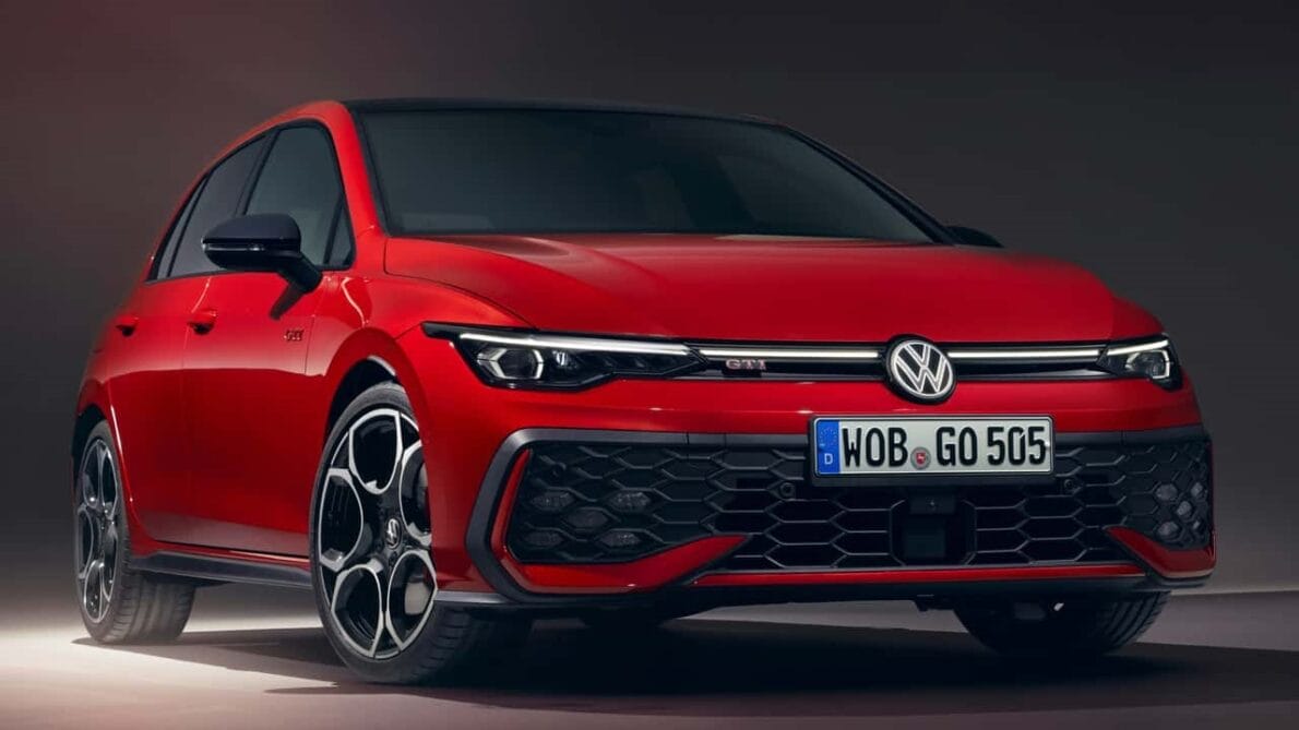 Retorno Triunfal do Golf GTI: carro clássico da Volkswagen reaparece em 2024 após 51 anos fora das estradas! 