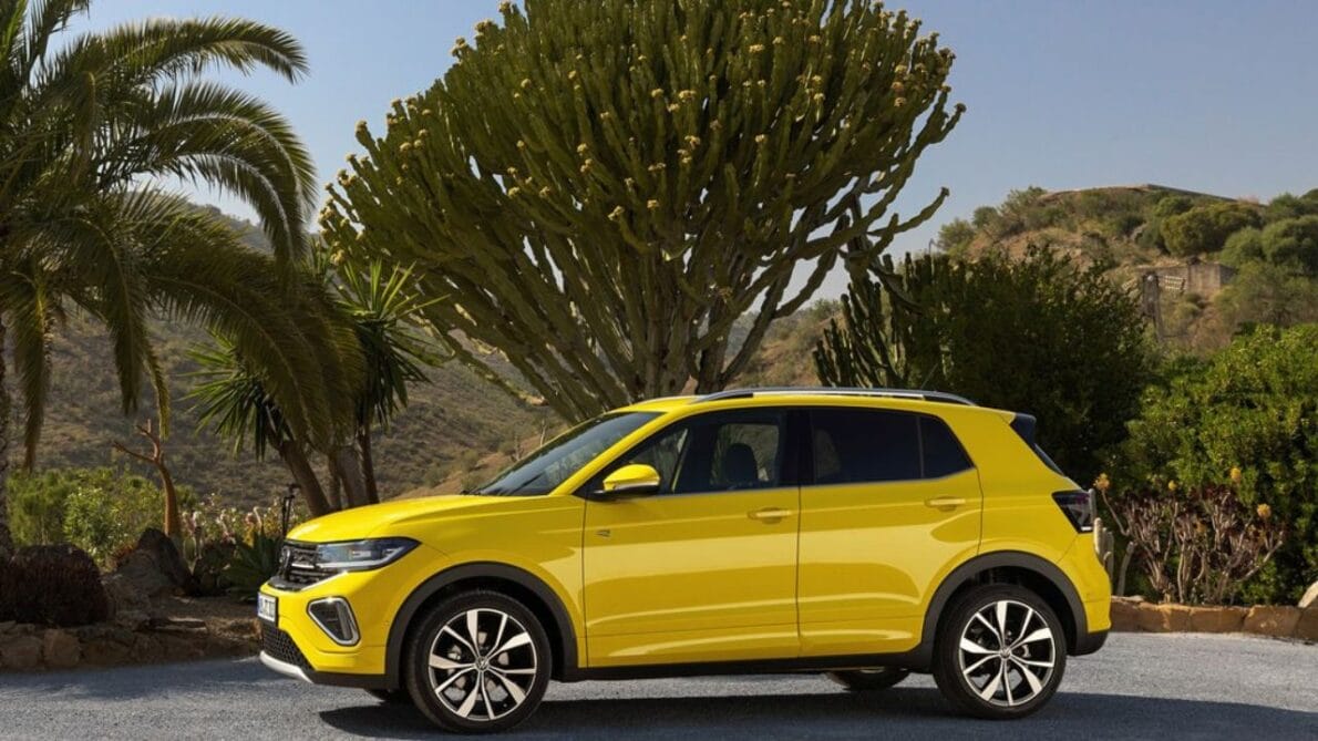 Novo T-Cross 2025 da Volkswagen chega em maio: promessa de liderança no mercado de mini SUVs
