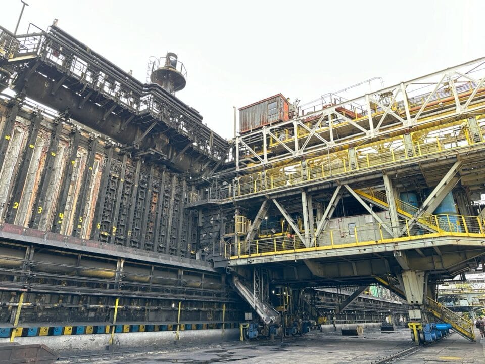 Usiminas irá investir R$950 milhões em Minas Gerais para recuperar sua capacidade de produção de coque e criar vagas de emprego na região