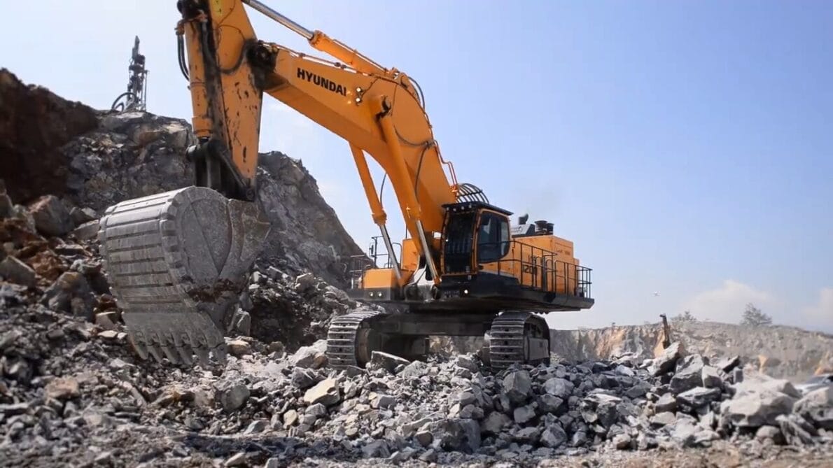 The Largest And Most Powerful Excavators That Are Revolutionizing Construction And Mining Worldwide: Just The Tire Is Taller Than Your House; They Are Powerful And Gigantic, True Colossal Machines