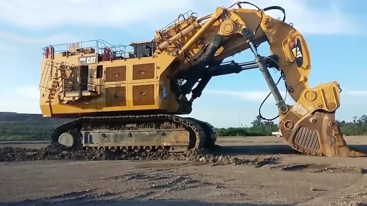 The Largest And Most Powerful Excavators That Are Revolutionizing Construction And Mining Worldwide: Just The Tire Is Taller Than Your House; They Are Powerful And Gigantic, True Colossal Machines