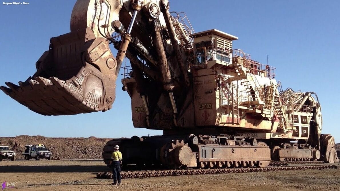 The Largest And Most Powerful Excavators That Are Revolutionizing Construction And Mining Worldwide: Just The Tire Is Taller Than Your House; They Are Powerful And Gigantic, True Colossal Machines