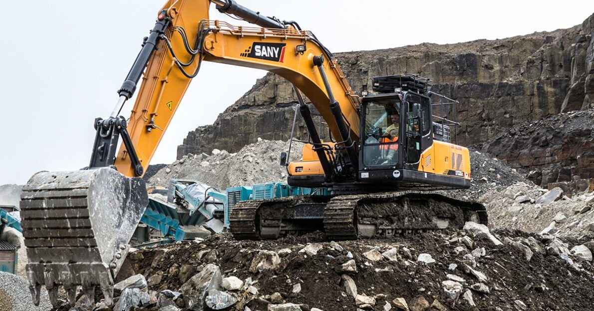 The Largest And Most Powerful Excavators That Are Revolutionizing Construction And Mining Worldwide: Just The Tire Is Taller Than Your House; They Are Powerful And Gigantic, True Colossal Machines