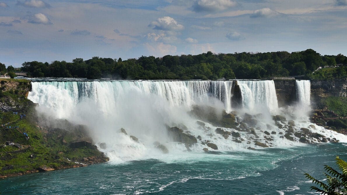 Secret Tunnel - Falls - Niagara