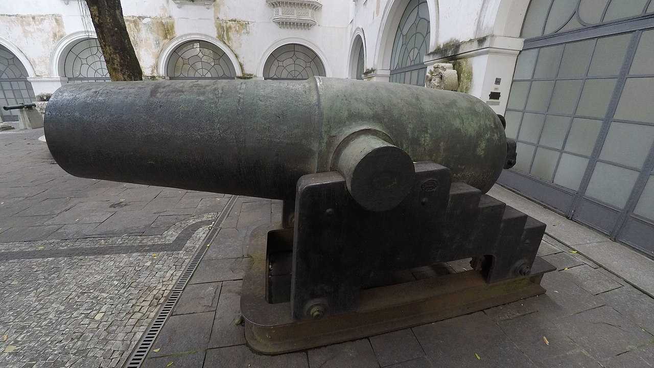 Paraguay demanded Brazil return the cannon "El Cristiano", captured during the War of the Triple Alliance and now displayed at the National Historical Museum in Rio de Janeiro