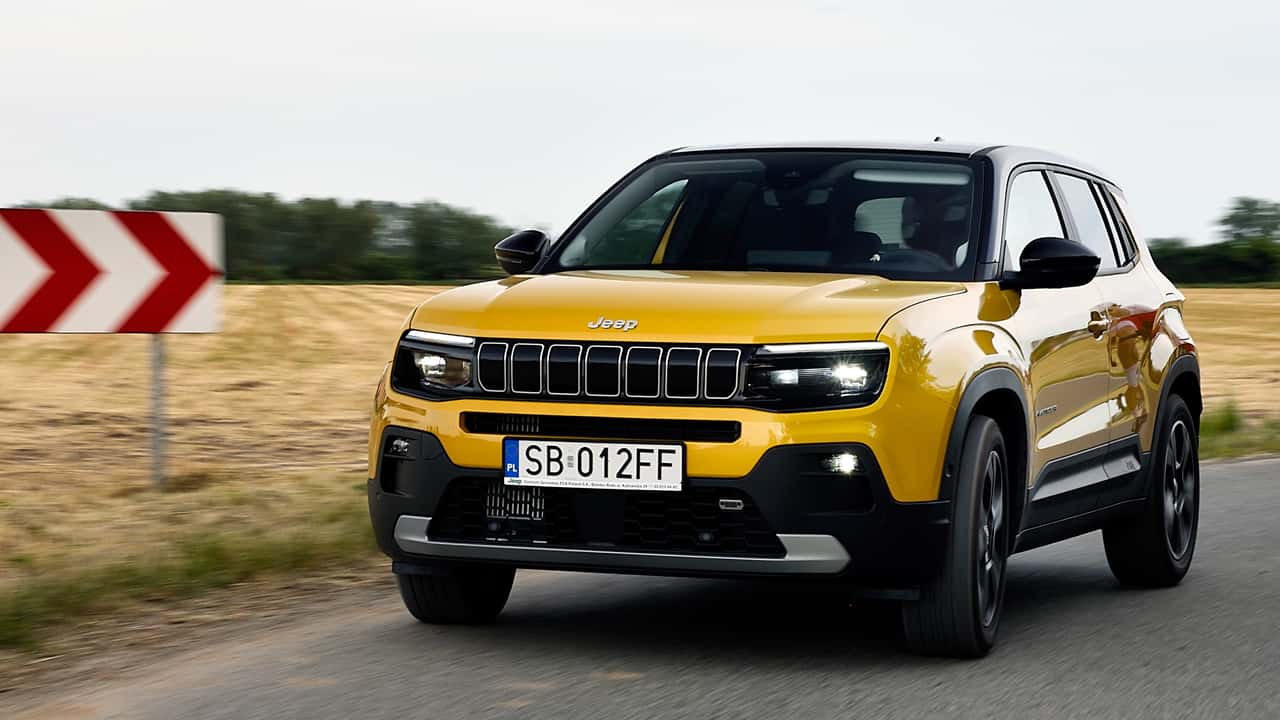 “jeep”, “avenger”, “compact suv”