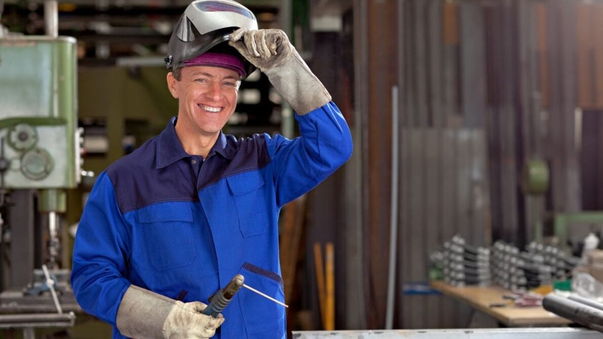 Armac abre diversas vagas de emprego em todo o Brasil; Oportunidades para almoxarife, soldador, comprador e mais