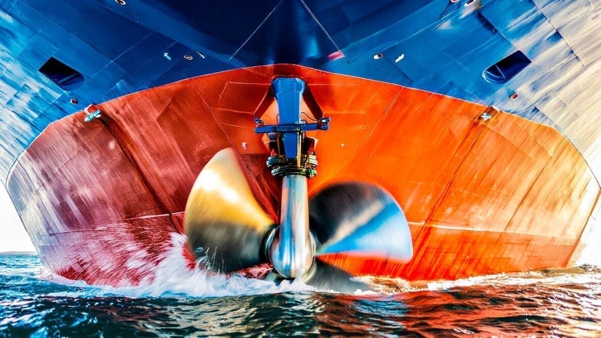 Como funcionam? Os navios porta-contêineres são verdadeiras maravilhas da engenharia naval, essenciais para o transporte global de cargas