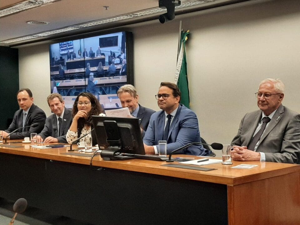 Parliamentary Front for the Strengthening of the Brazilian Railway Industry is launched with the support of 209 deputies