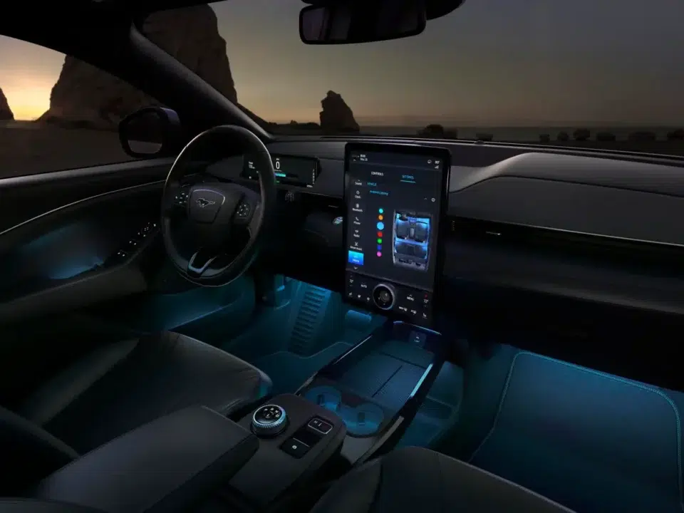 Ford rises from the ashes with the TRIUMPHANT return of iconic car to Brazil in 2024; model boasts V8 engine and 488 hp of power!