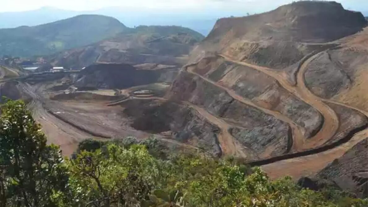 “mineradora”, “serra do curral”, “mineração”, “BH”,