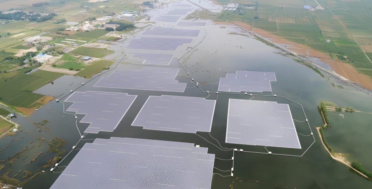 Equivalent to 1,300 football fields, the largest floating solar plant in the WORLD generates 700 million kilowatt-hours and can supply a population of 700,000 people per day!