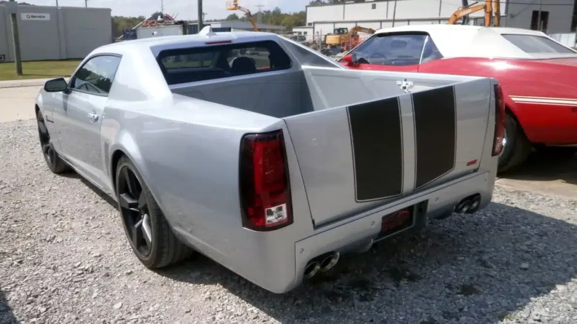 Chevrolet Camaro é transformado em picape nos EUA