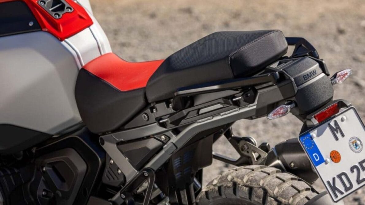 “bmw”, “R 1300”, “automatic motorcycle”,