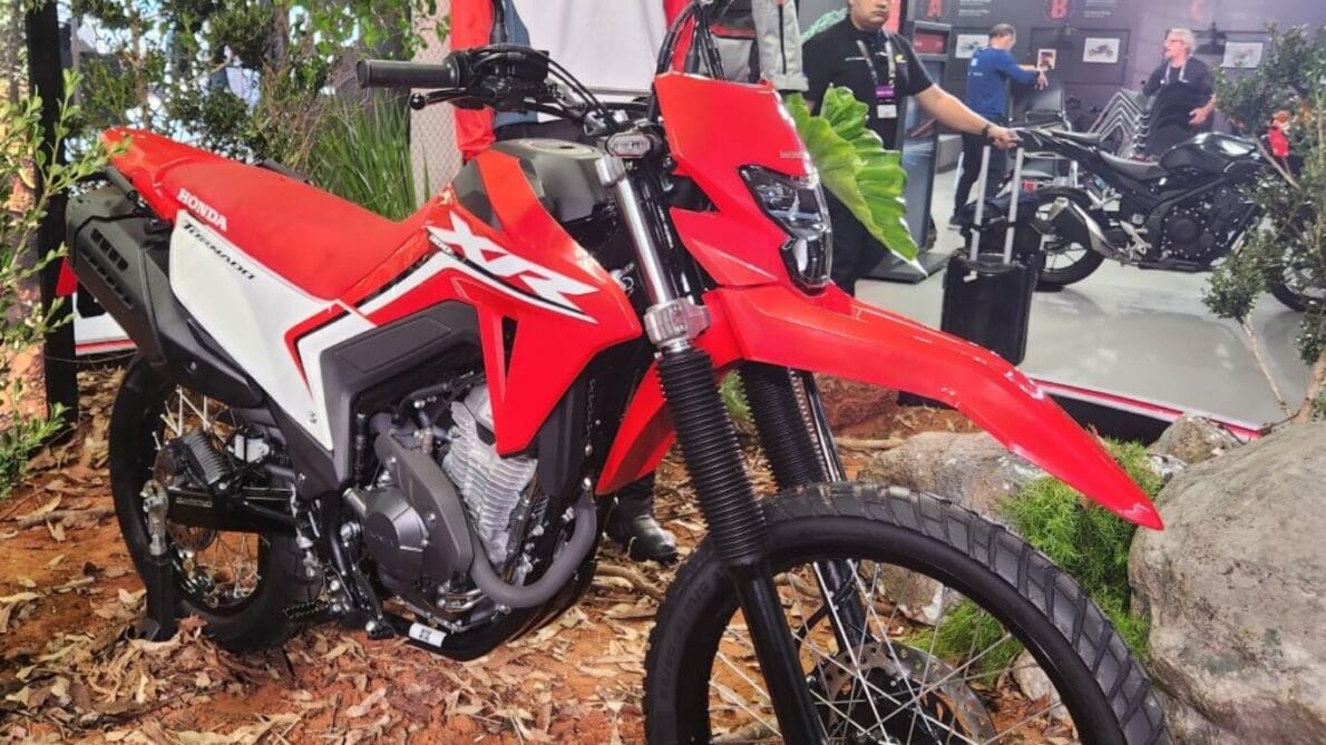 “honda”, “tornado”, “sahara”, “moto econômica”, “moto”