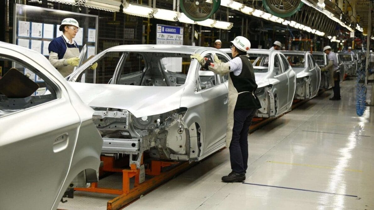 “chevrolet, “investimento”, “lançamento”, “gm”, “onix suv”