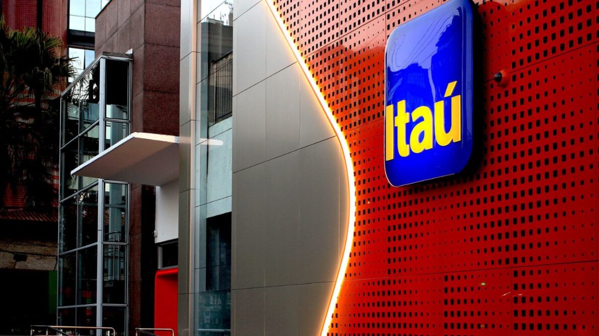 Itaú Unibanco abre novas vagas de emprego em várias regiões do Brasil; Oportunidades para home-office, presencial e para profissionais com deficiência 