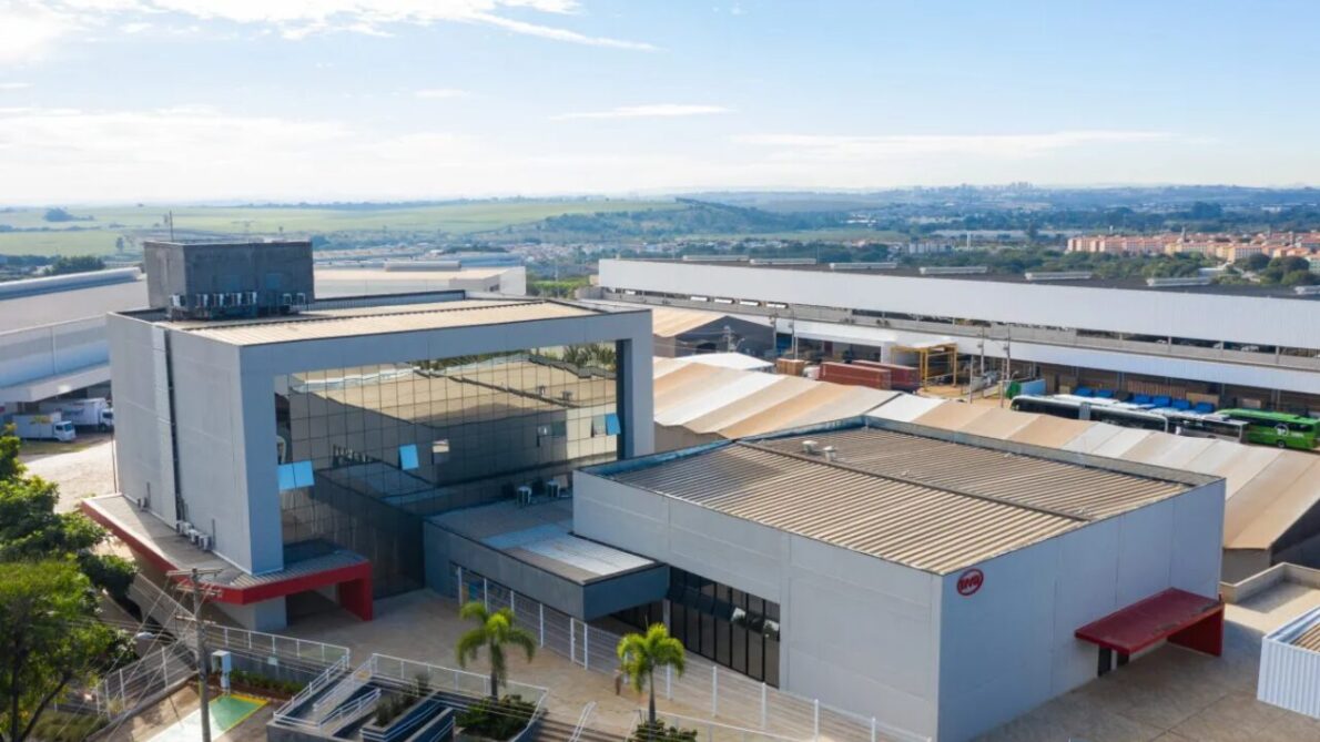 Com aumento na demanda por carros elétricos, BYD planeja ampliação de sua fábrica em Camaçari, investindo mais no mercado brasileiro.