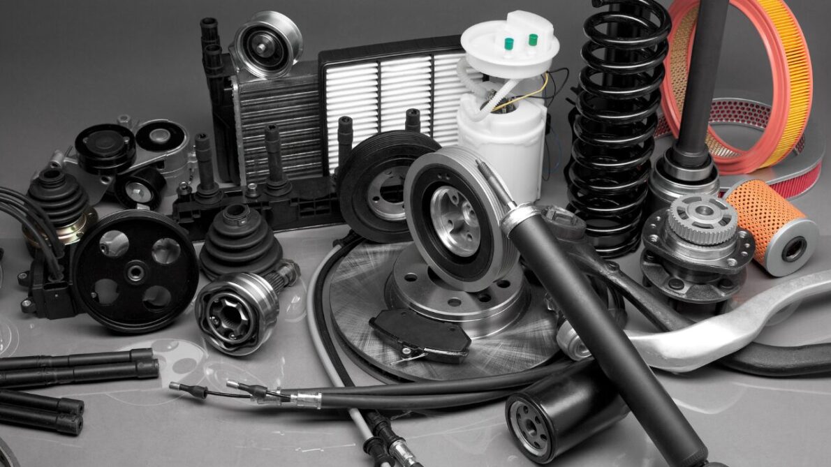 Setor de autopeças investirá R$ 50 bilhões até 2028 para adaptar a produção às novas tecnologias híbridas e elétricas no Brasil.