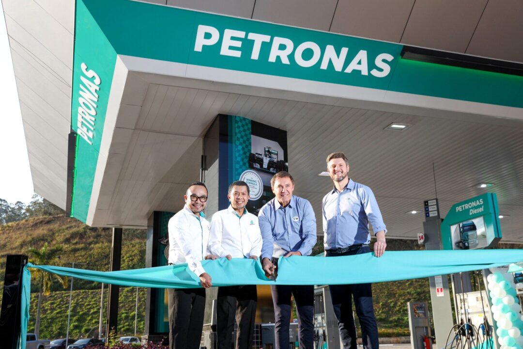 Inauguration of the first Petronas station in Brazil. (Image/ disclosure)