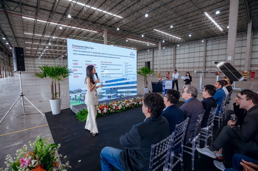 Chinese company Arctech Solar surprises with the inauguration of a new factory in the renewable energy sector in Brazil, promising to create 300 new jobs