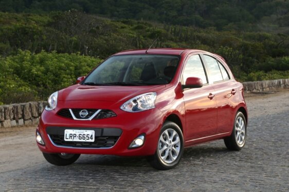 Nissan March SL 1.6 AT 16v 2016