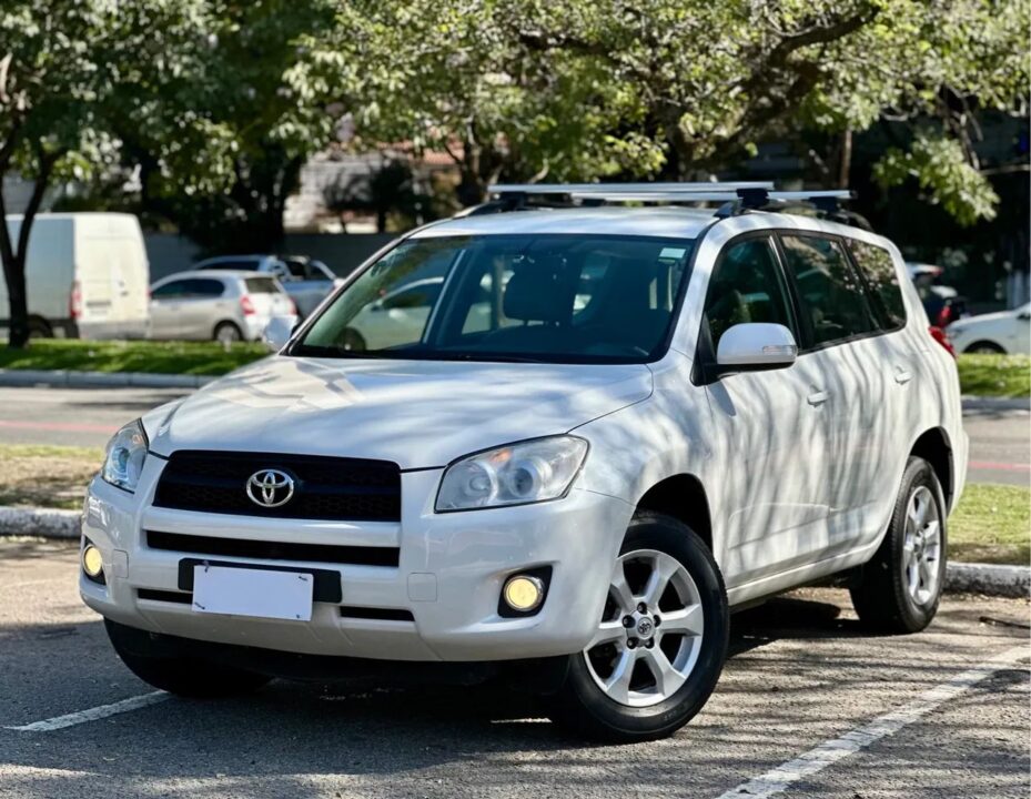 Toyota Rav4 2.4 16v 4x2 2011