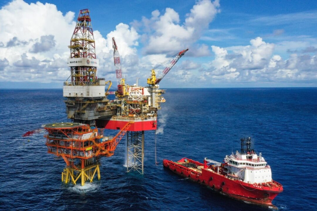 Oil fields, and oil and gas extraction