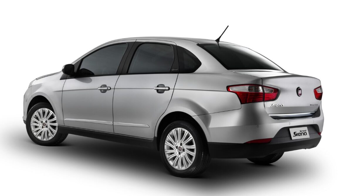 Fiat Grand Siena Essence, um carro que combina motor E.torQ 1.6L com eficiência de combustível, oferecendo ótimo desempenho e conforto em cada viagem.