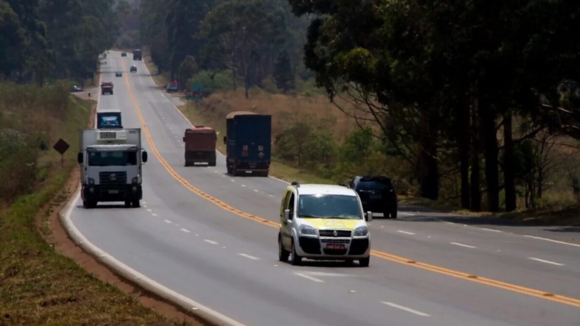 “highway”, “BR-040”, “rota dos cristais”, “goiás”, “minas gerais”