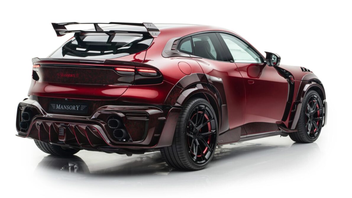 Mansory transformed the Ferrari Purosangue into a “controversial work of art”. (Image: publicity)