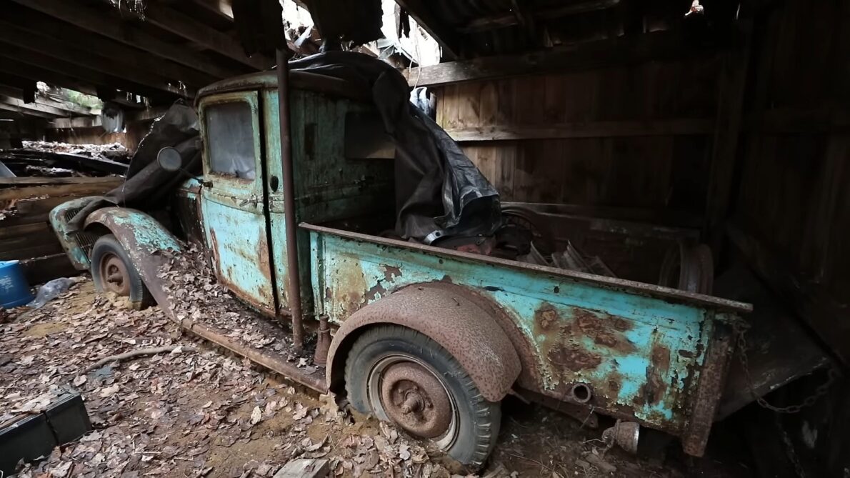 1933 Ford Model 18 Pickup