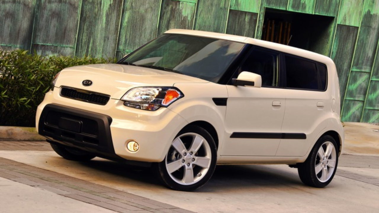 O Kia Soul 1.6 16V 2010 combina potência de 124 cv e consumo econômico de até 13,1 km/L, oferecendo desempenho e conforto no seu carro.