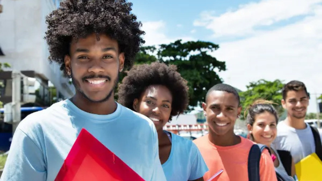 cursos gratuitos - universidade - pós - graduação - negros