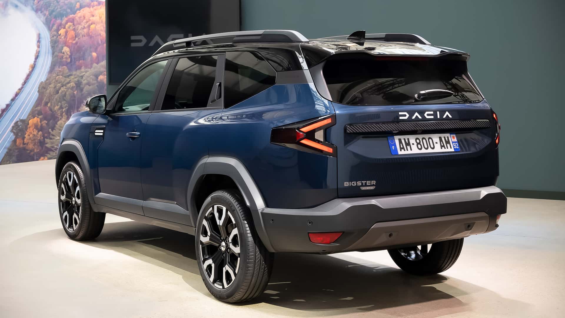 Novo SUV médio brasileiro, DACIA Bigster, promete ser fenômeno de vendas com potência, estilo e inovação, pronto para liderar e revolucionar o mercado automotivo!