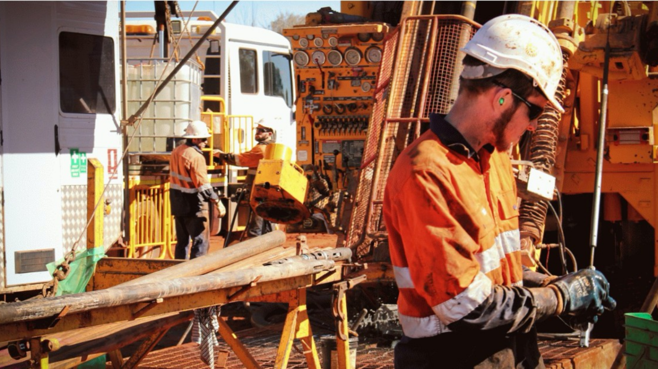 “terras raras”, “nióbio”, “mineradora”, “mina”