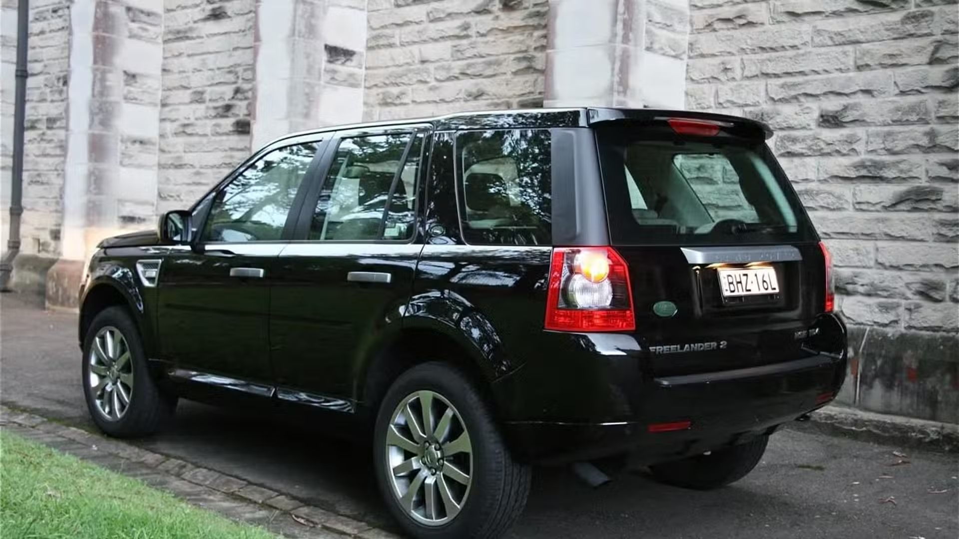 Land Rover Freelander 2 SE: o SUV de 40 mil reais que faz 17,5 km/l com motorzão V6 e tração AWD que une luxo, potência e autonomia de até 680 km!