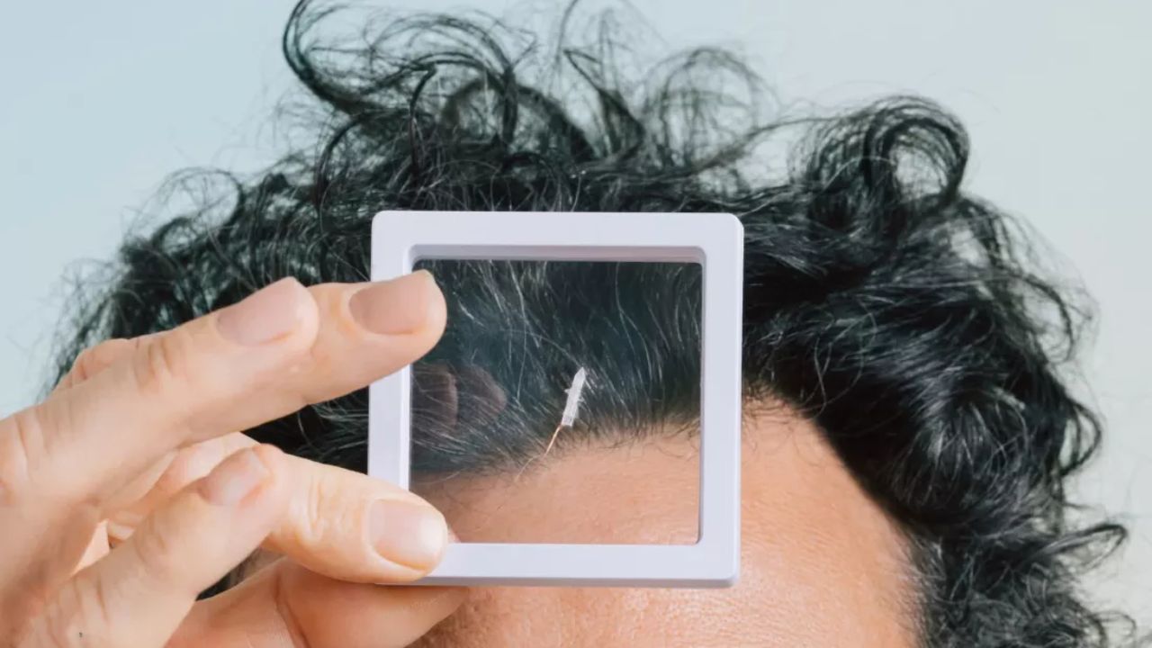 Novo robô revoluciona a medicina: Tecnologia do tamanho de um GRÃO de arroz que pode transformar cirurgias cerebrais